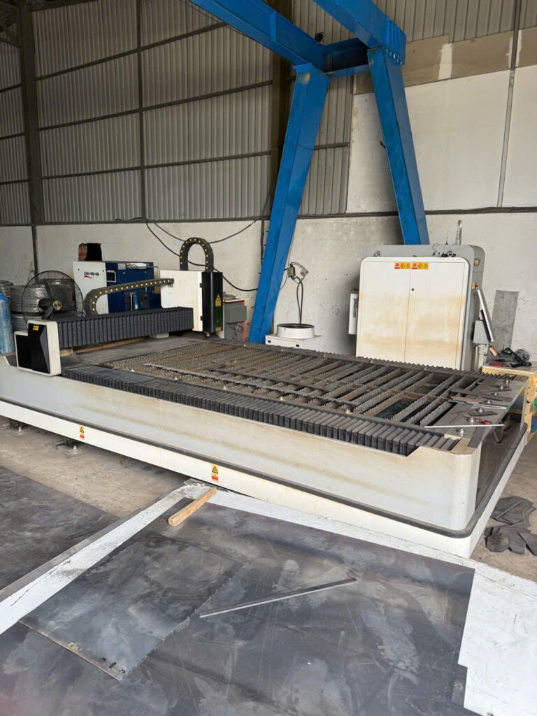 Máy cắt Laser CNC sản xuất thang máng cáp ZENCOMEX