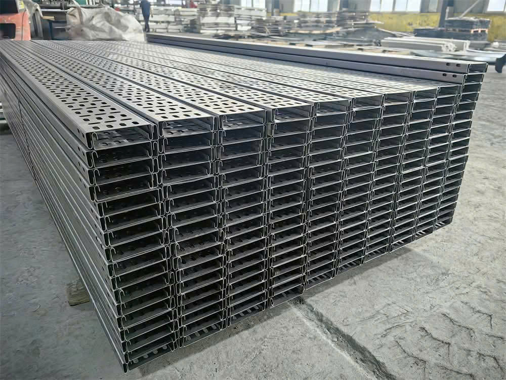 Thang máng cáp mạ kẽm nhúng nóng